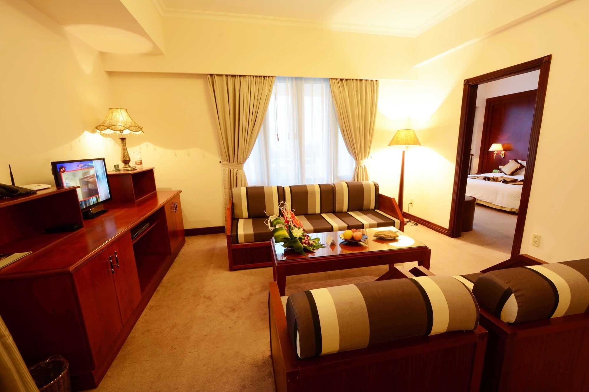 The Tray Hotel Hai Phong Exterior photo